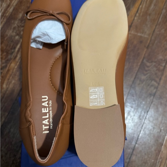 Italeau Women's Brown Leather Loafers - Picture 4 of 4